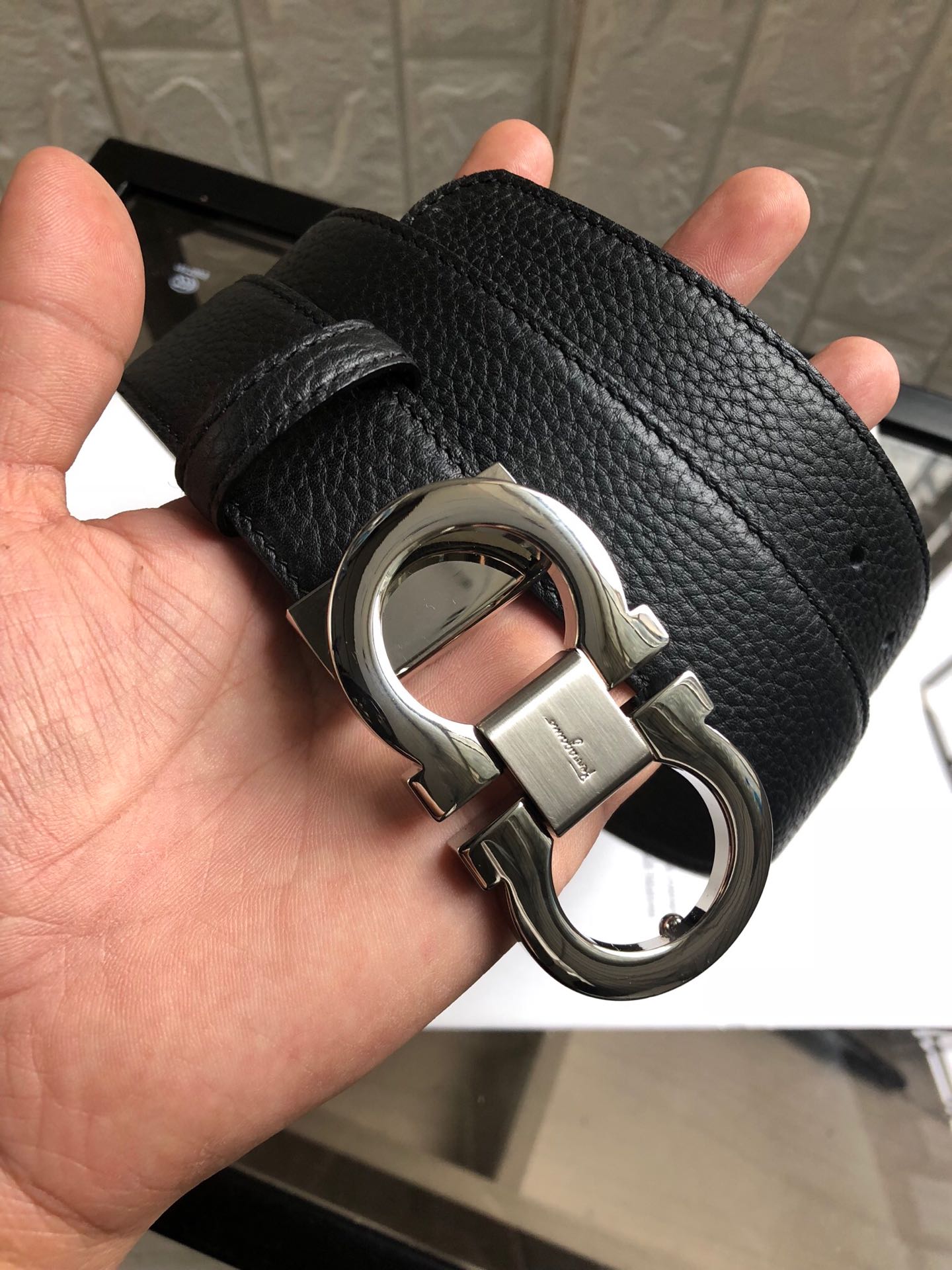 配全套包装礼盒菲拉格慕原单双面头层牛皮荔枝纹带身黑啡双色一体搭配原单扣,可双用可裁剪原产皮料定制专柜宽度