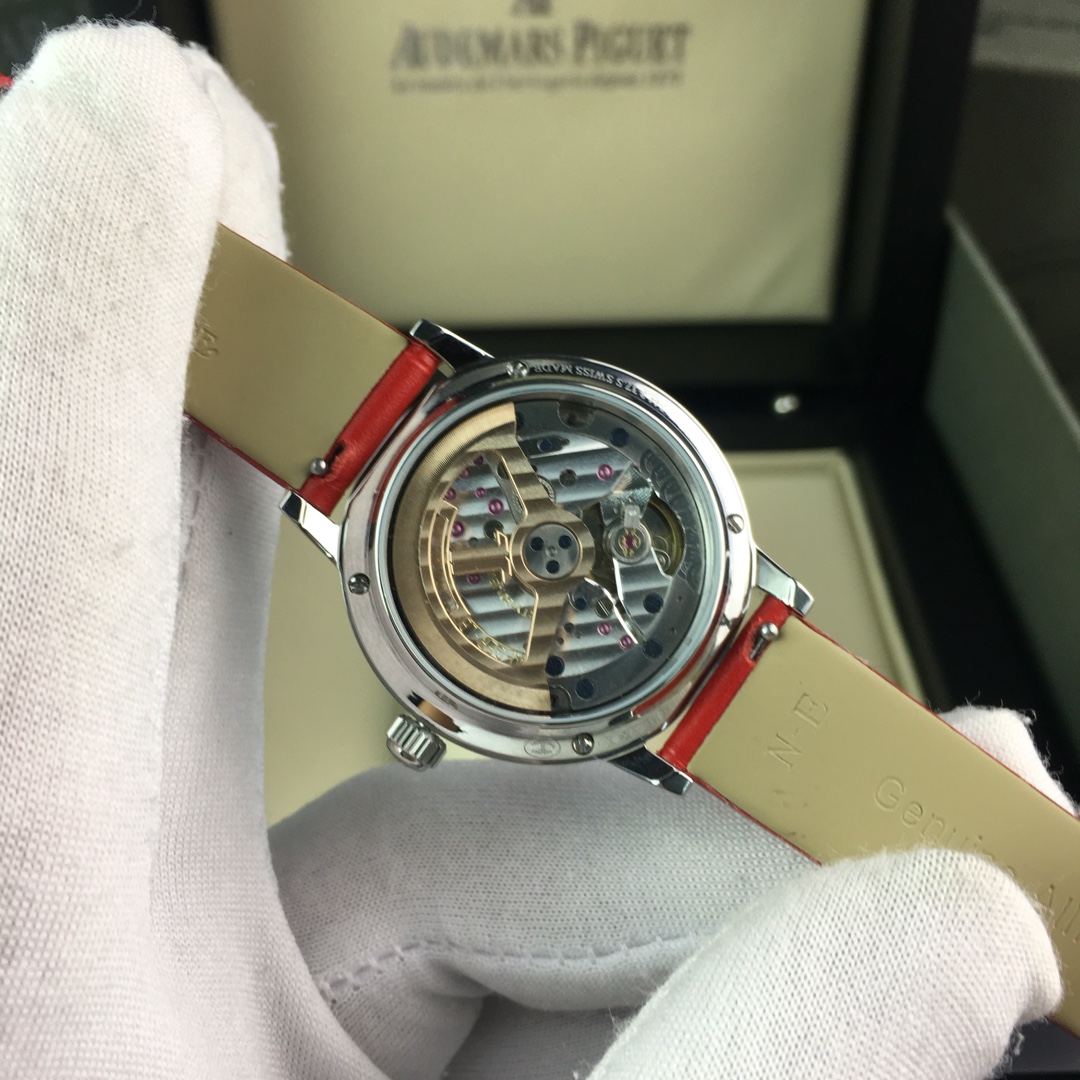 Cartier 皇家 积家约会女款系列腕表