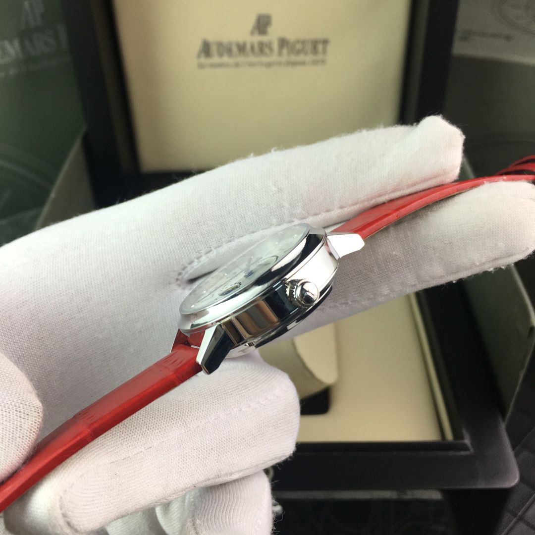Cartier 皇家 积家约会女款系列腕表