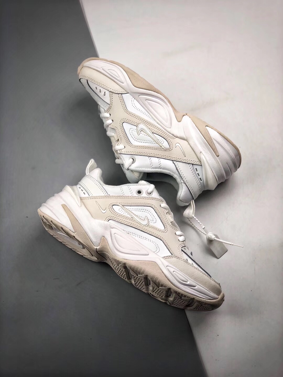 Air Monarch the M2K Tekno 米白灰Size：36 36.5 37.5 38 38.5 39 40 40.5 41 42 42.5 43 44 44.5 45