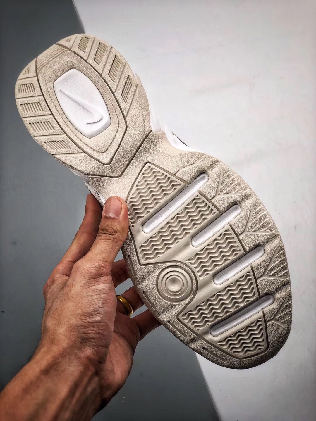 Air Monarch the M2K Tekno 米白灰Size：36 36.5 37.5 38 38.5 39 40 40.5 41 42 42.5 43 44 44.5 45