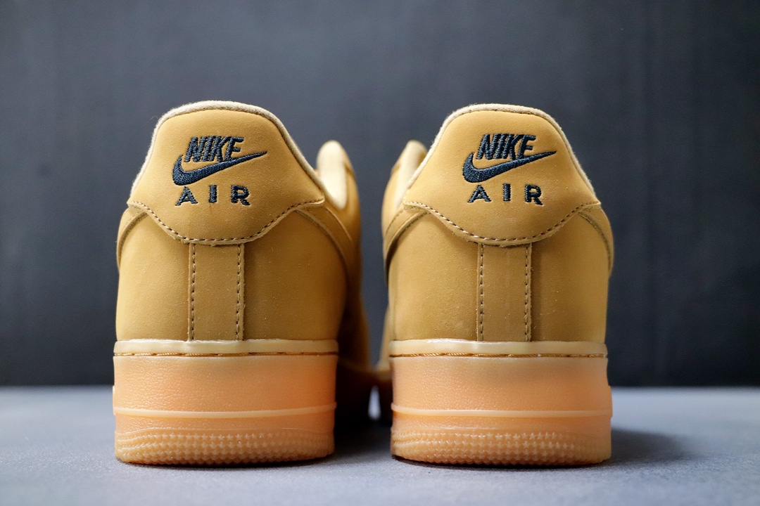 115<br /><br />Nike Air Force 1  07 LV8 LOW ”Flax” 空军低帮小麦 AA4061 200 最强配置 头层版本  前后solo气垫 毛质感强烈 防水防雪防<br />PCSIZE:36 36.5 37 37.5 38 38.5 39 40 40.5 41 42 42.5 43 44 45