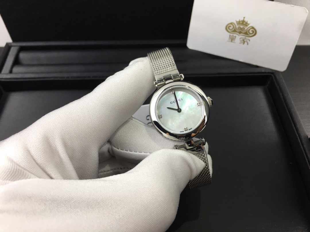 Gucci 皇家 古驰女款贝壳面腕表