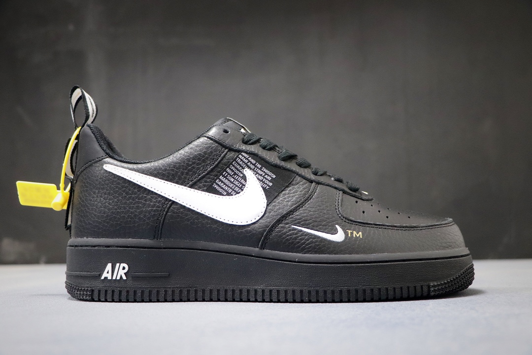 115<br /><br />公司级 市面最强原底面 NIKE Force 1 Low AF-1 简版OW空军 同原厂头层皮料  采用电脑冲孔 细节对比市面任何版本 PCSIZE:40 40.5 41 42 42.5 43 44 44.5 45