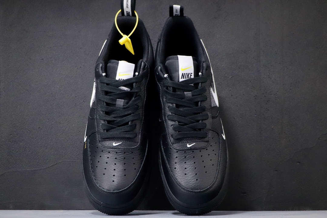 115<br /><br />公司级 市面最强原底面 NIKE Force 1 Low AF-1 简版OW空军 同原厂头层皮料  采用电脑冲孔 细节对比市面任何版本 PCSIZE:40 40.5 41 42 42.5 43 44 44.5 45