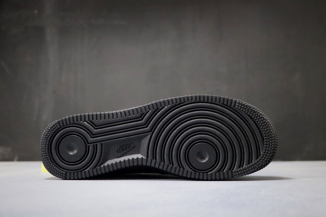 115<br /><br />公司级 市面最强原底面 NIKE Force 1 Low AF-1 简版OW空军 同原厂头层皮料  采用电脑冲孔 细节对比市面任何版本 PCSIZE:40 40.5 41 42 42.5 43 44 44.5 45