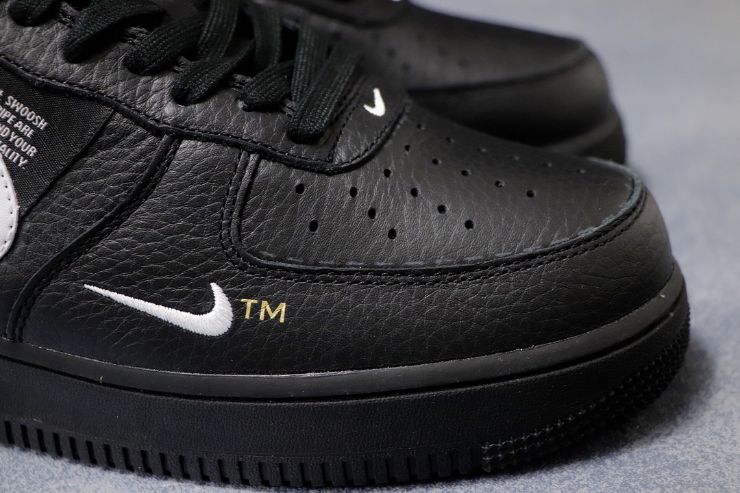 115<br /><br />公司级 市面最强原底面 NIKE Force 1 Low AF-1 简版OW空军 同原厂头层皮料  采用电脑冲孔 细节对比市面任何版本 PCSIZE:40 40.5 41 42 42.5 43 44 44.5 45