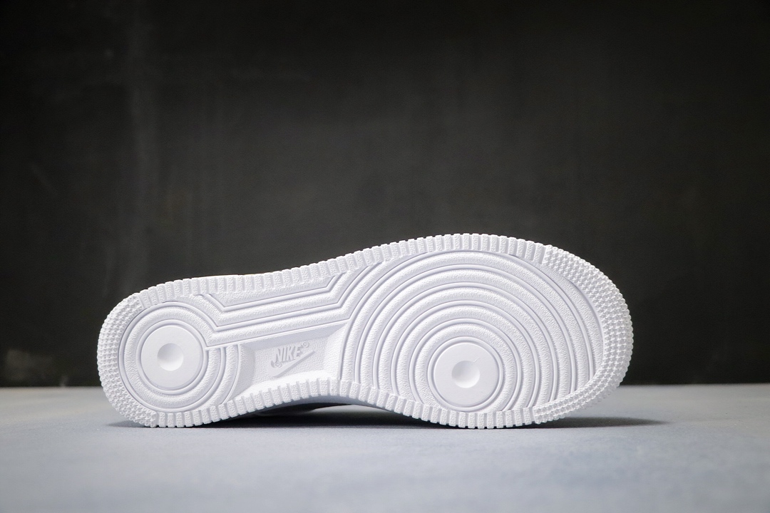 115<br /><br />公司级 市面最强原底面 NIKE Force 1 Low AF-1 简版OW空军 同原厂头层皮料  采用电脑冲孔 细节对比市面任何版本 PCSIZE:37.5 38 38.5 39 40 40.5 41 42 42.5 43 44 44.5 45