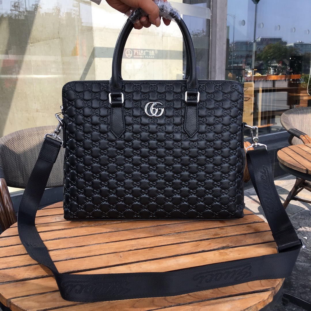 GUCCI古奇 独家新款，【型号】301-1[强]商务休闲包【尺寸】38-28-6cm【颜色】黑色 高端