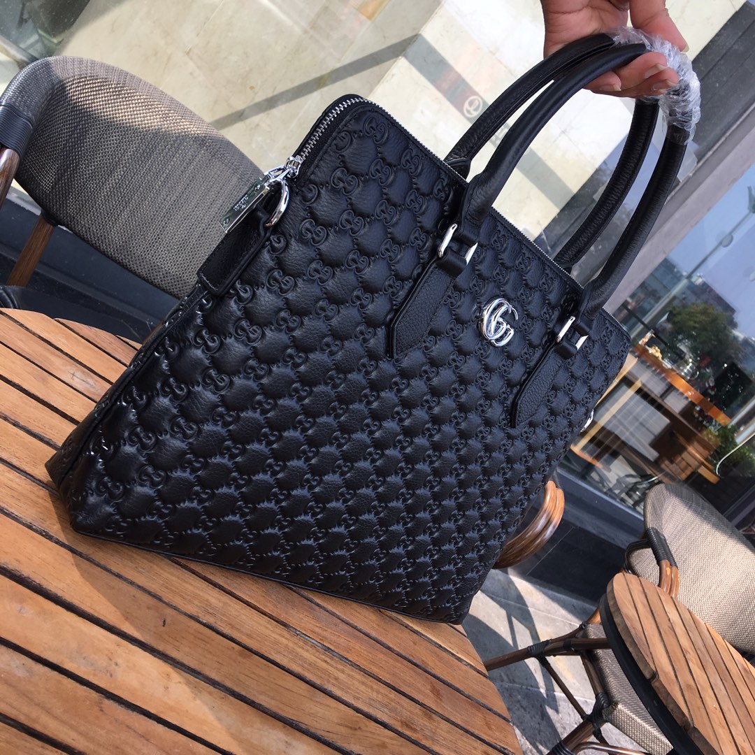 GUCCI古奇 独家新款，【型号】301-1[强]商务休闲包【尺寸】38-28-6cm【颜色】黑色 高端