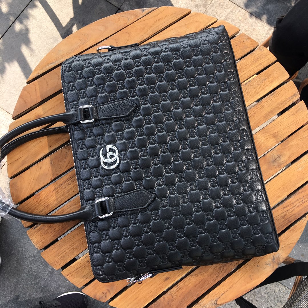 GUCCI古奇 独家新款，【型号】301-1[强]商务休闲包【尺寸】38-28-6cm【颜色】黑色 高端