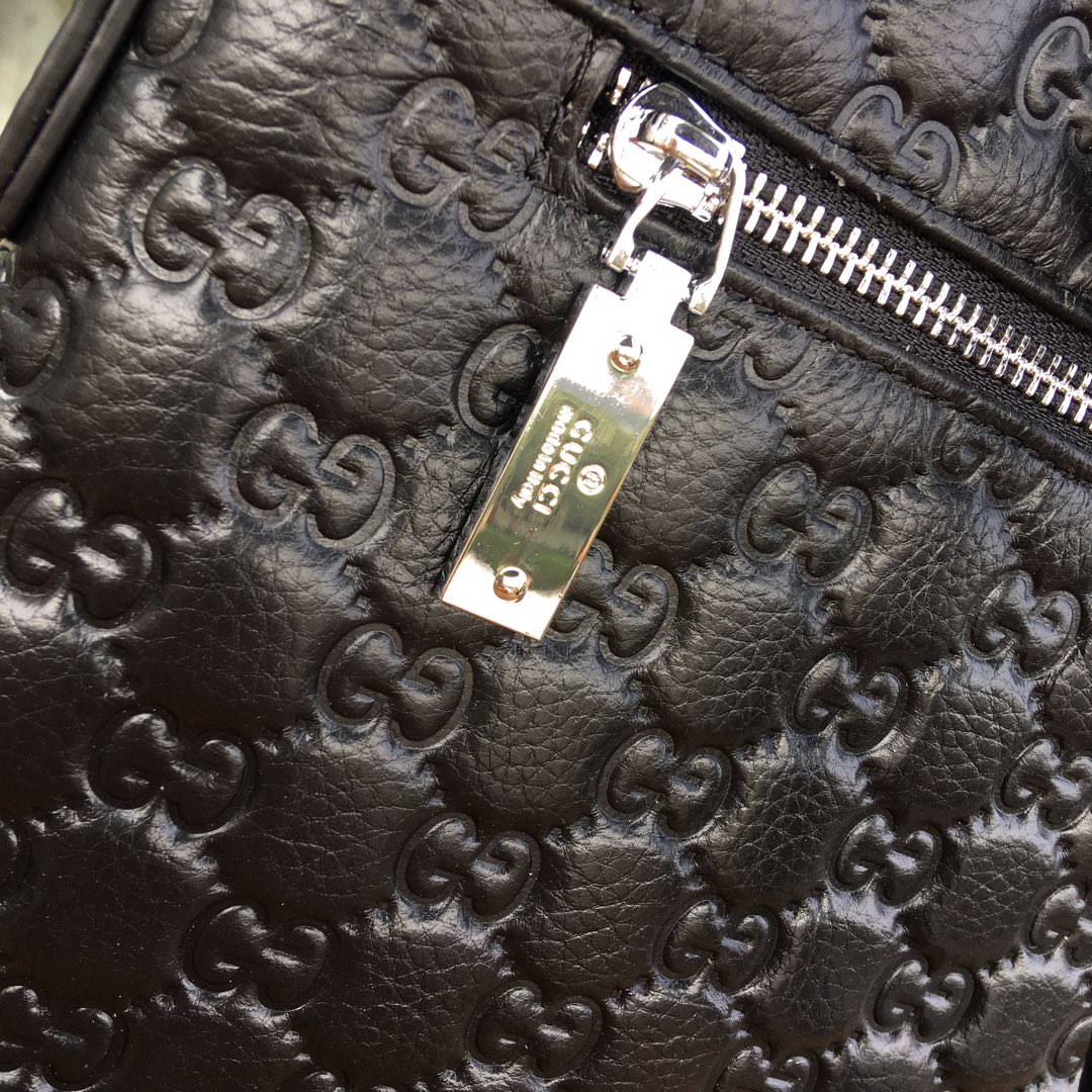 GUCCI古奇 独家新款，【型号】301-1[强]商务休闲包【尺寸】38-28-6cm【颜色】黑色 高端