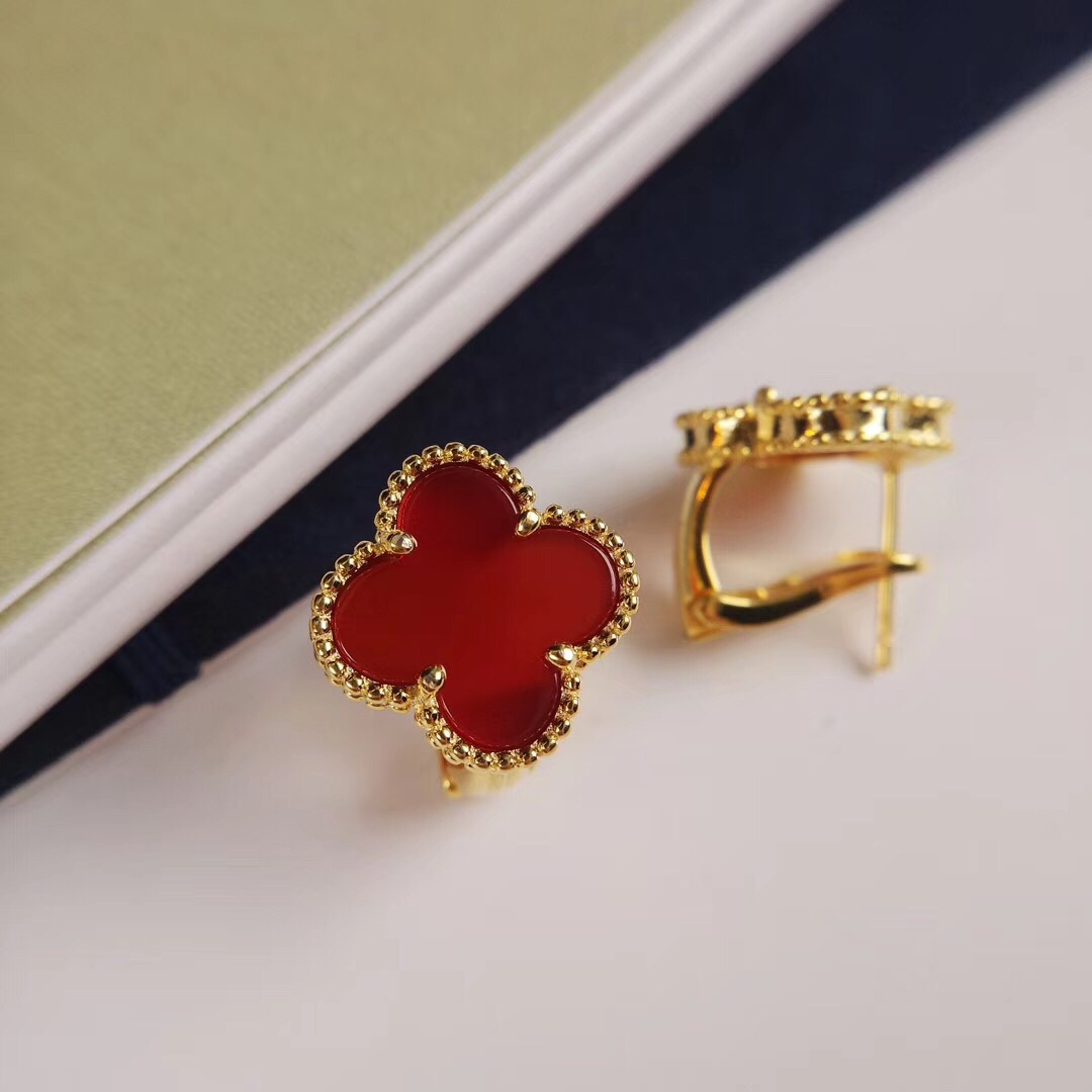 Pendientes Van Cleef Arpels Vintage Alhambra Oro amarillo con malaquita verde Oro rosa con motivo cornalina roja Diámetro 15 mm