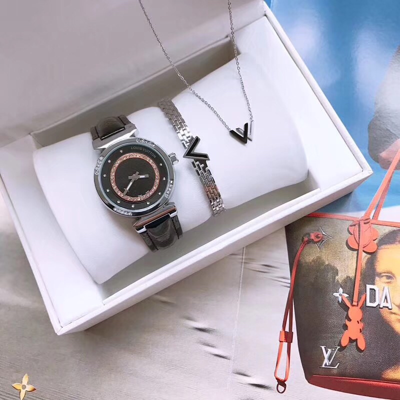 “Louis Vuitton Quest Collection: Elegant Titanium Bracelet and Necklace Set” - 图片 3