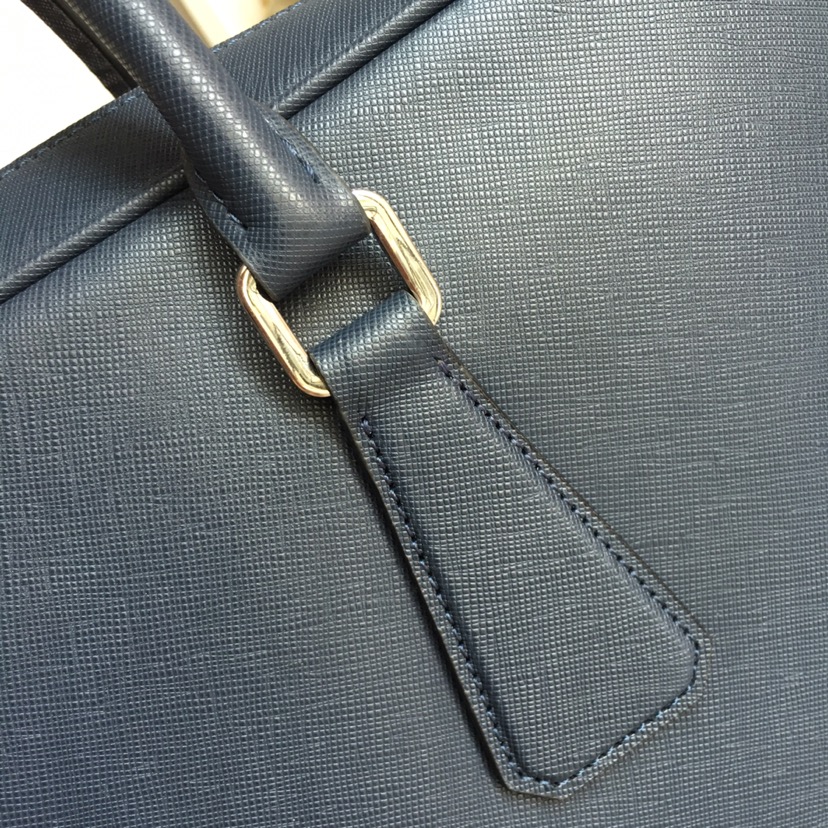 PRADA普拉达进口十字纹牛皮公文包2VE0305