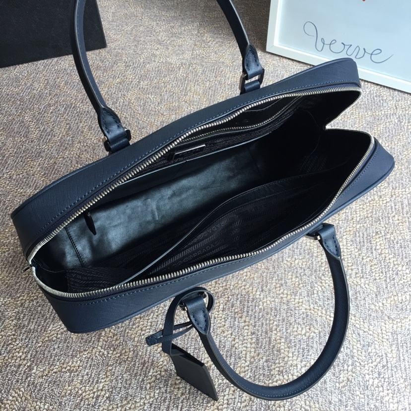 PRADA普拉达进口十字纹牛皮公文包2VE0305