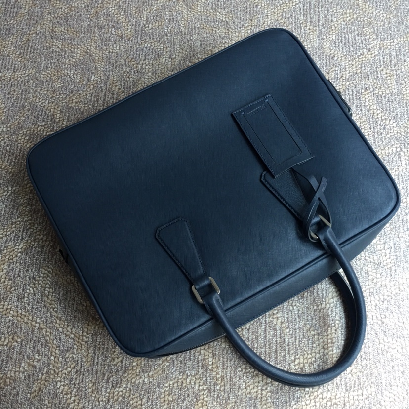 PRADA普拉达进口十字纹牛皮公文包2VE0305