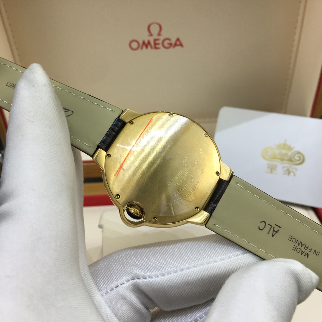 Cartier 皇家 卡地亚蓝气球土豪金颜色男款腕表