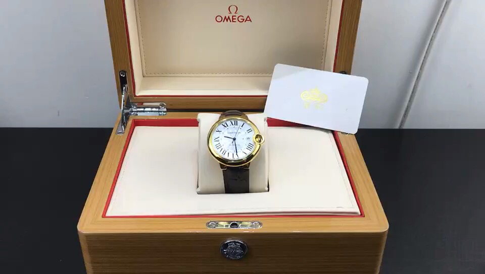 Cartier 皇家 卡地亚蓝气球土豪金颜色男款腕表视频欣赏