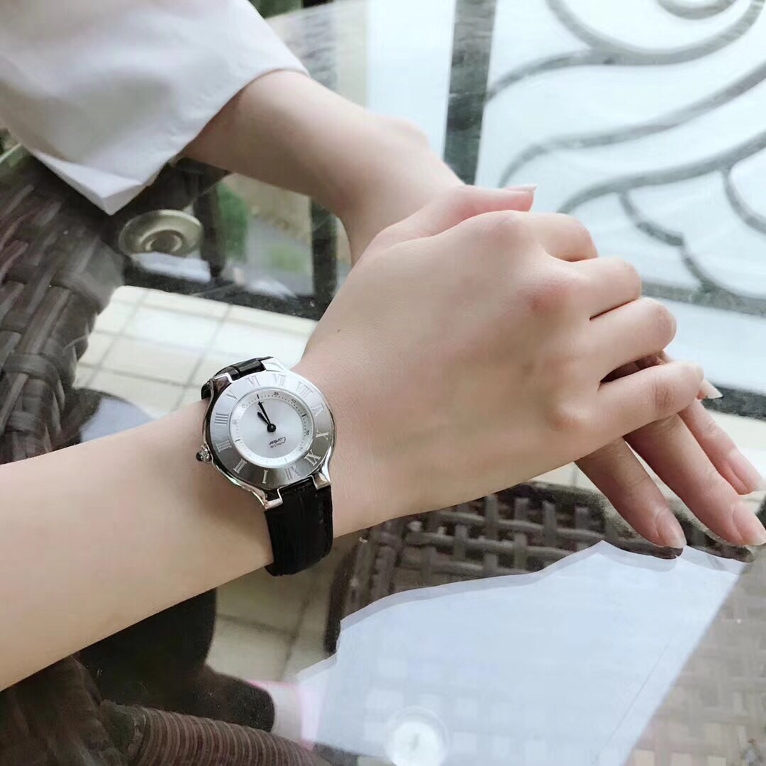 Cartier Cartier卡地亚 21世纪W10109T2入行以来最牛硬货 这是一款专门为气质女性设计的腕表
