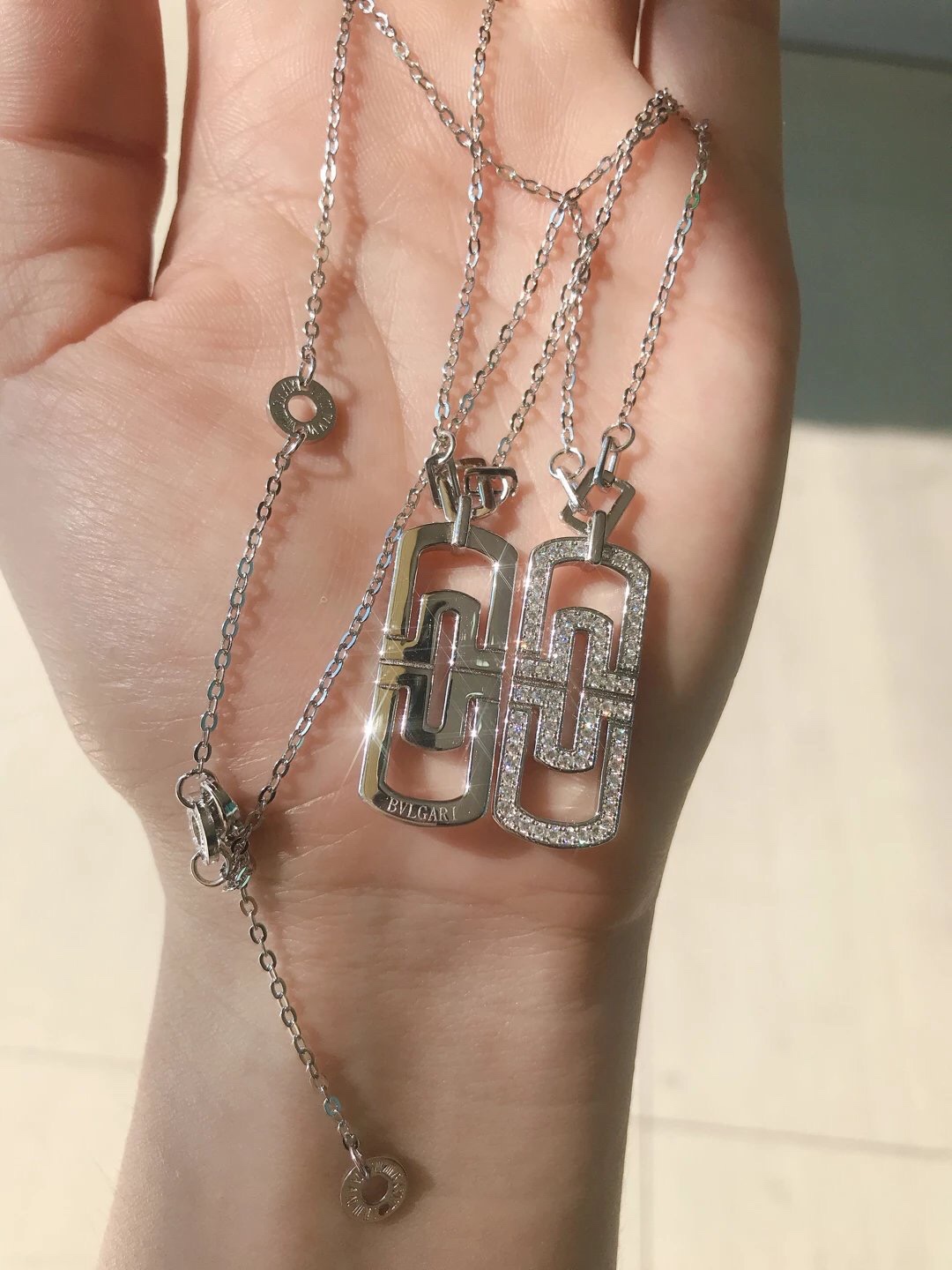 NO:102205,BV back-pin needle clavicle chain/sweater chain couple model total length 50㎝ Adjustment mouth 42㎝/46/㎝/50㎝ Platinum | Rose gold, Bulgari necklace, bottega veneta, bvlgari, sweaters, necklace19860909BV 回纹针锁骨链/毛衣链情侣款 总长50㎝ 调节口 42㎝/46/㎝/50㎝ 白金 | 玫金,宝格丽项链,bottega veneta,bvlgari,sweaters,necklace,Jewelry