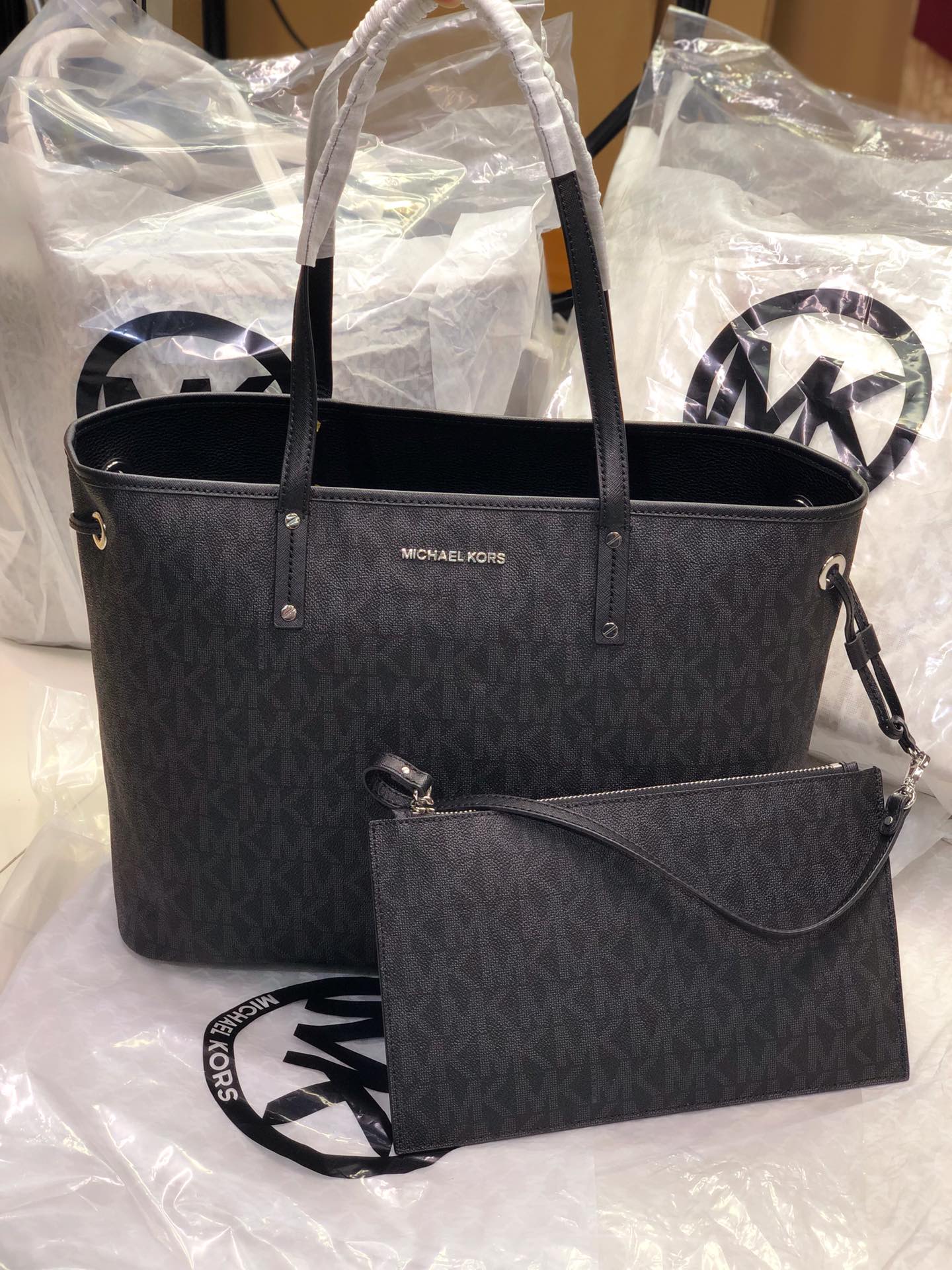 Michael Kors ～MK纯 印花购物袋 附带挽手包 御用PVC字母印花料 假一陪十 耐磨耐刮绝对经用