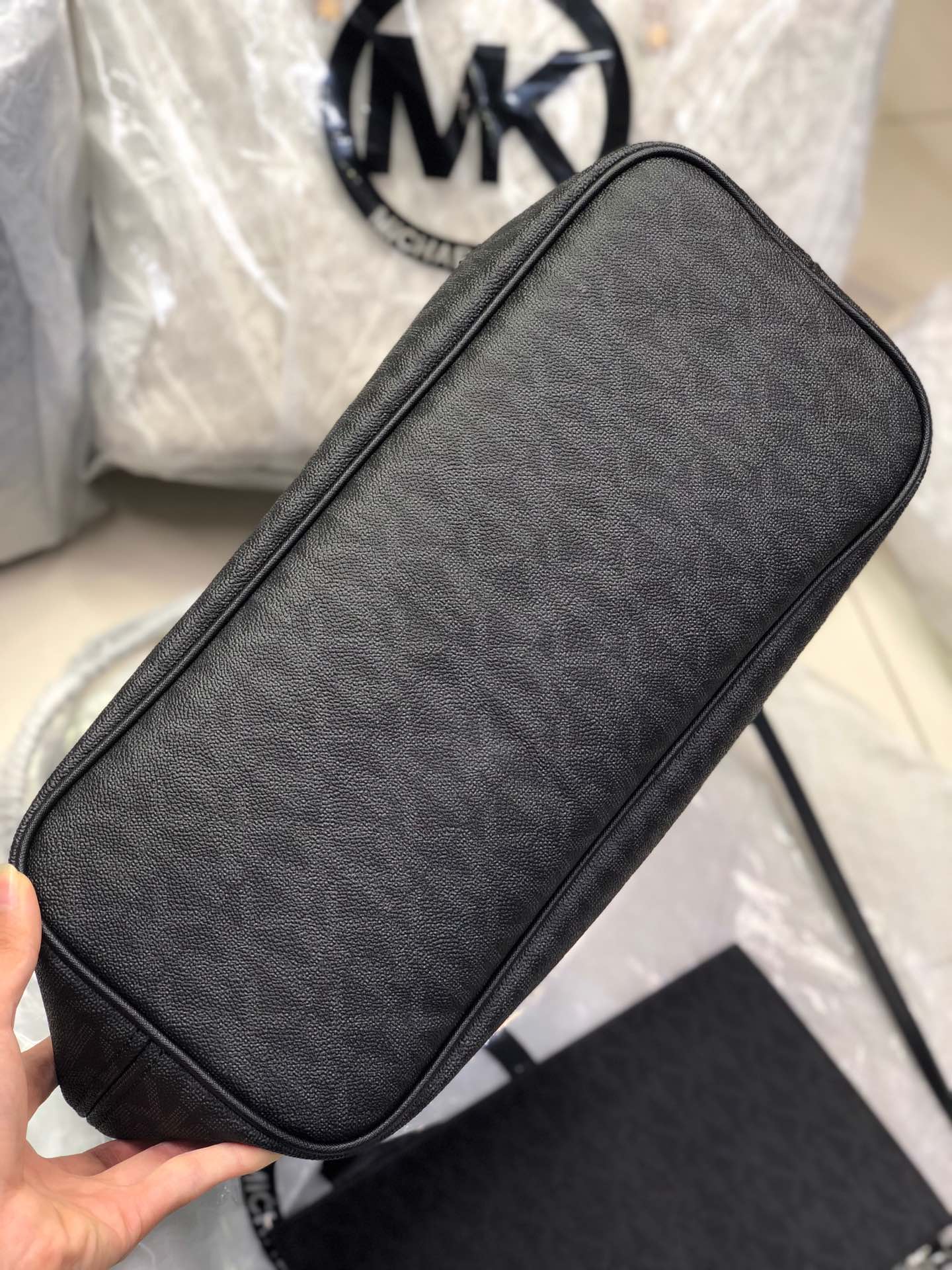 Michael Kors ～MK纯 印花购物袋 附带挽手包 御用PVC字母印花料 假一陪十 耐磨耐刮绝对经用