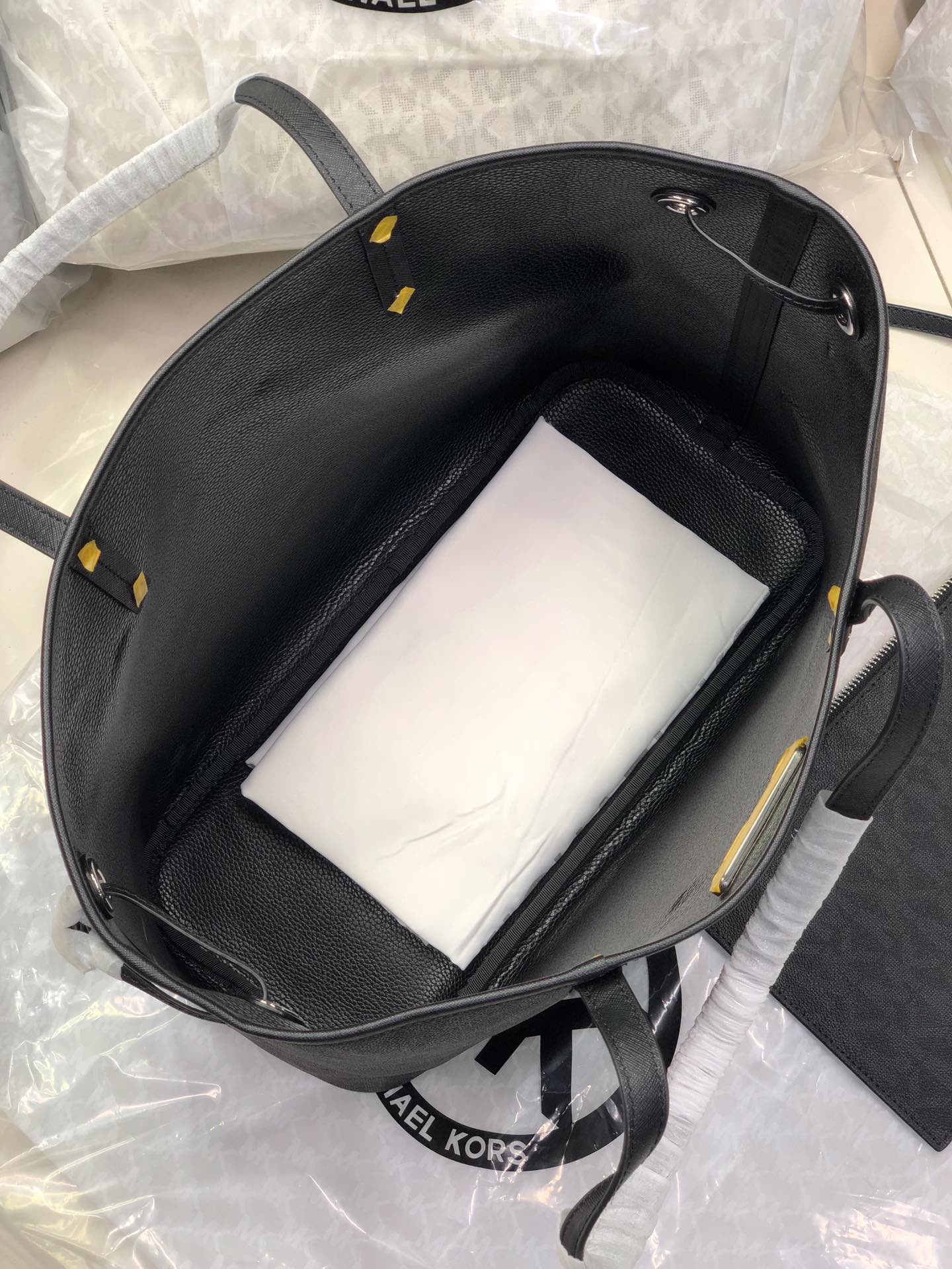Michael Kors ～MK纯 印花购物袋 附带挽手包 御用PVC字母印花料 假一陪十 耐磨耐刮绝对经用
