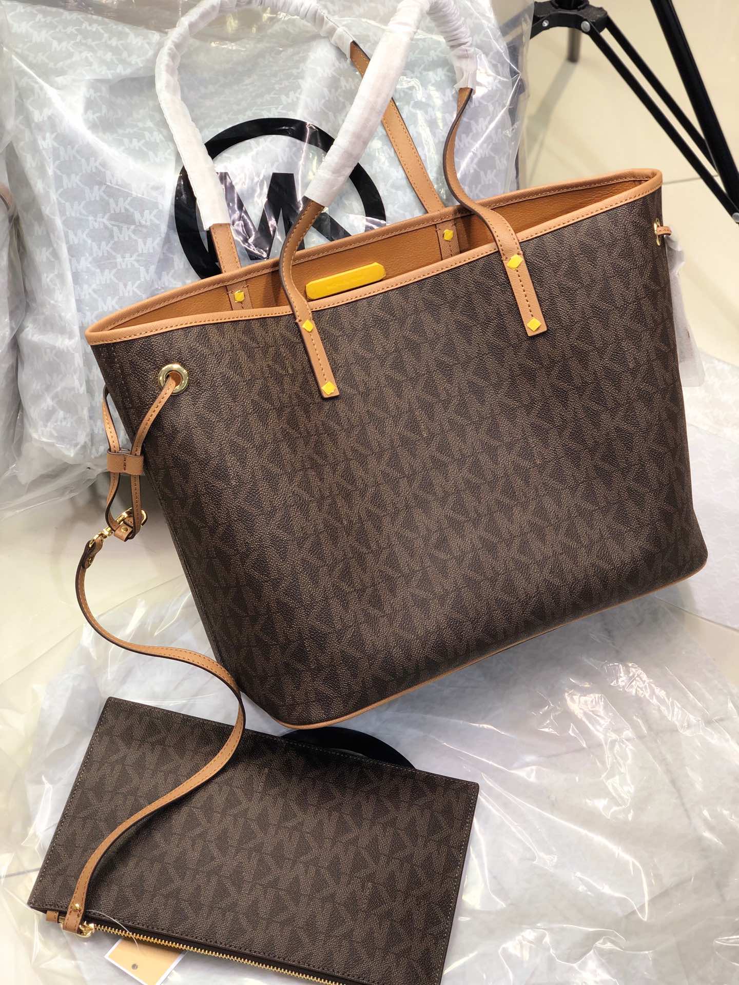Michael Kors ～MK纯原印花购物袋 附带挽手包 御用PVC字母印花料 假一陪十 耐磨耐刮绝对经用