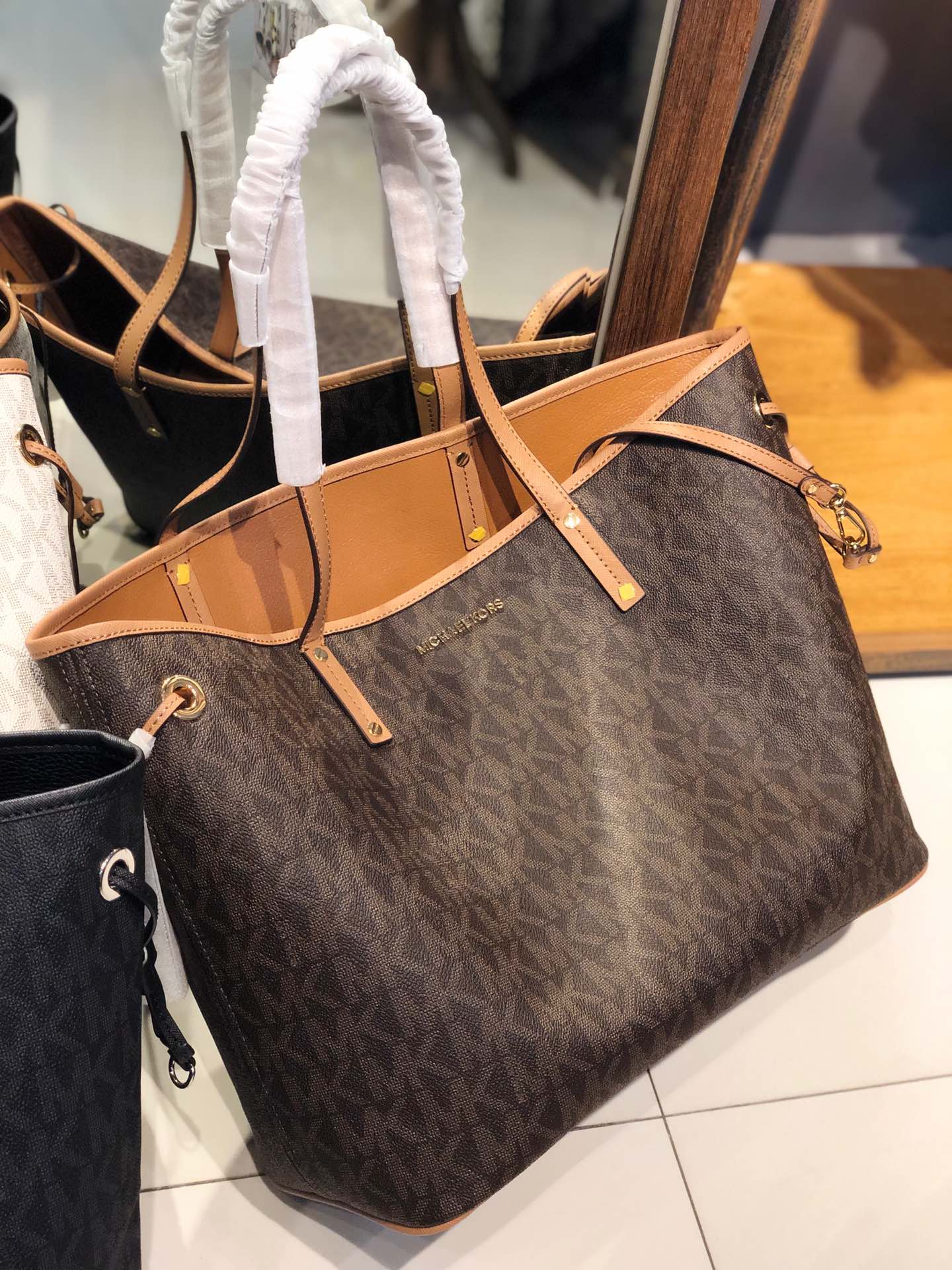 Michael Kors ～MK纯原印花购物袋 附带挽手包 御用PVC字母印花料 假一陪十 耐磨耐刮绝对经用