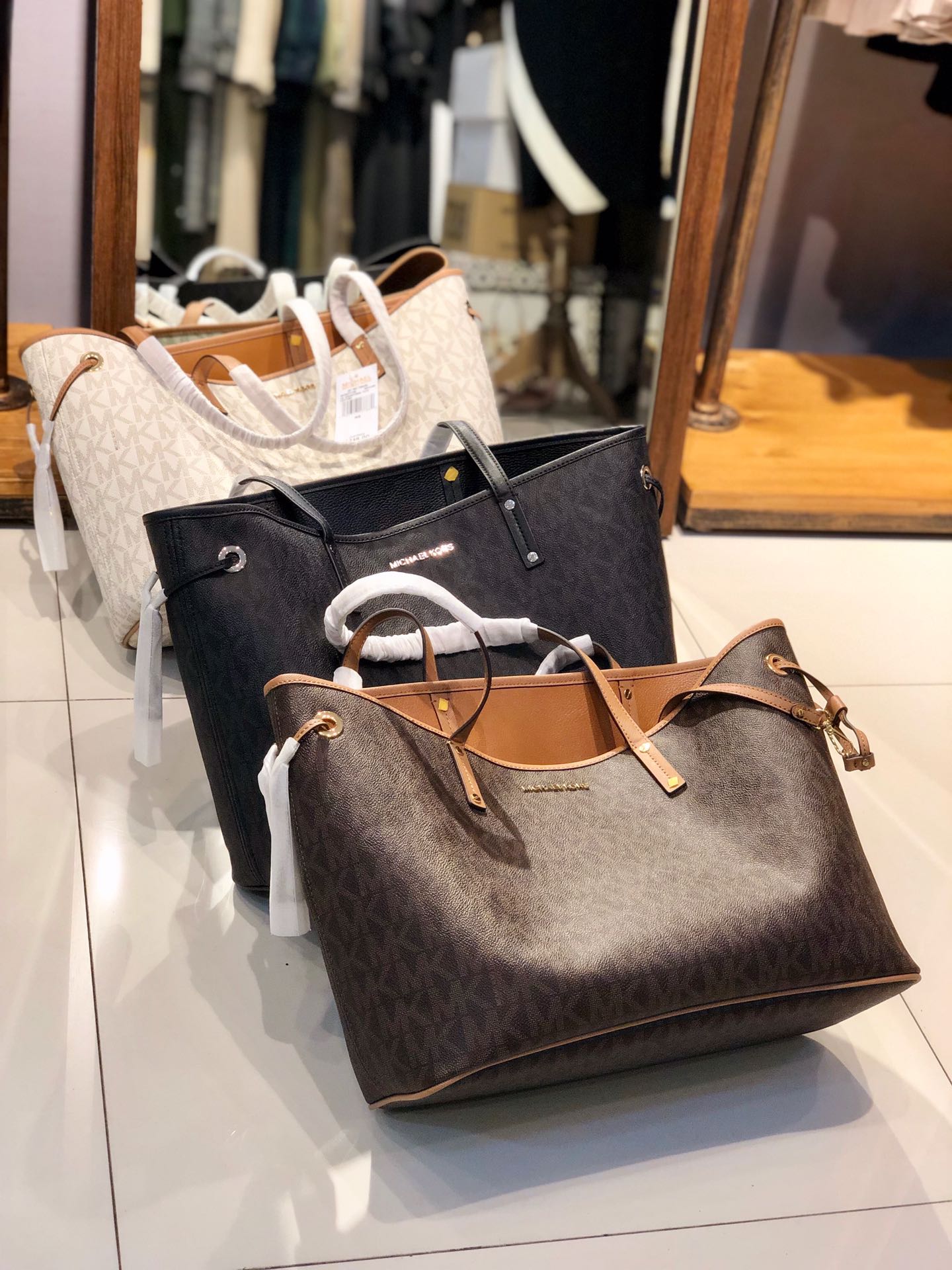 Michael Kors ～MK纯原印花购物袋 附带挽手包 御用PVC字母印花料 假一陪十 耐磨耐刮绝对经用