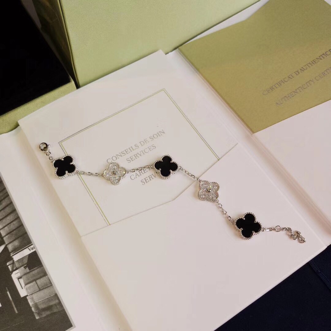 Van Cleef Arpels Alhambra bracelet 18K white gold black onyx diamond 18cm
