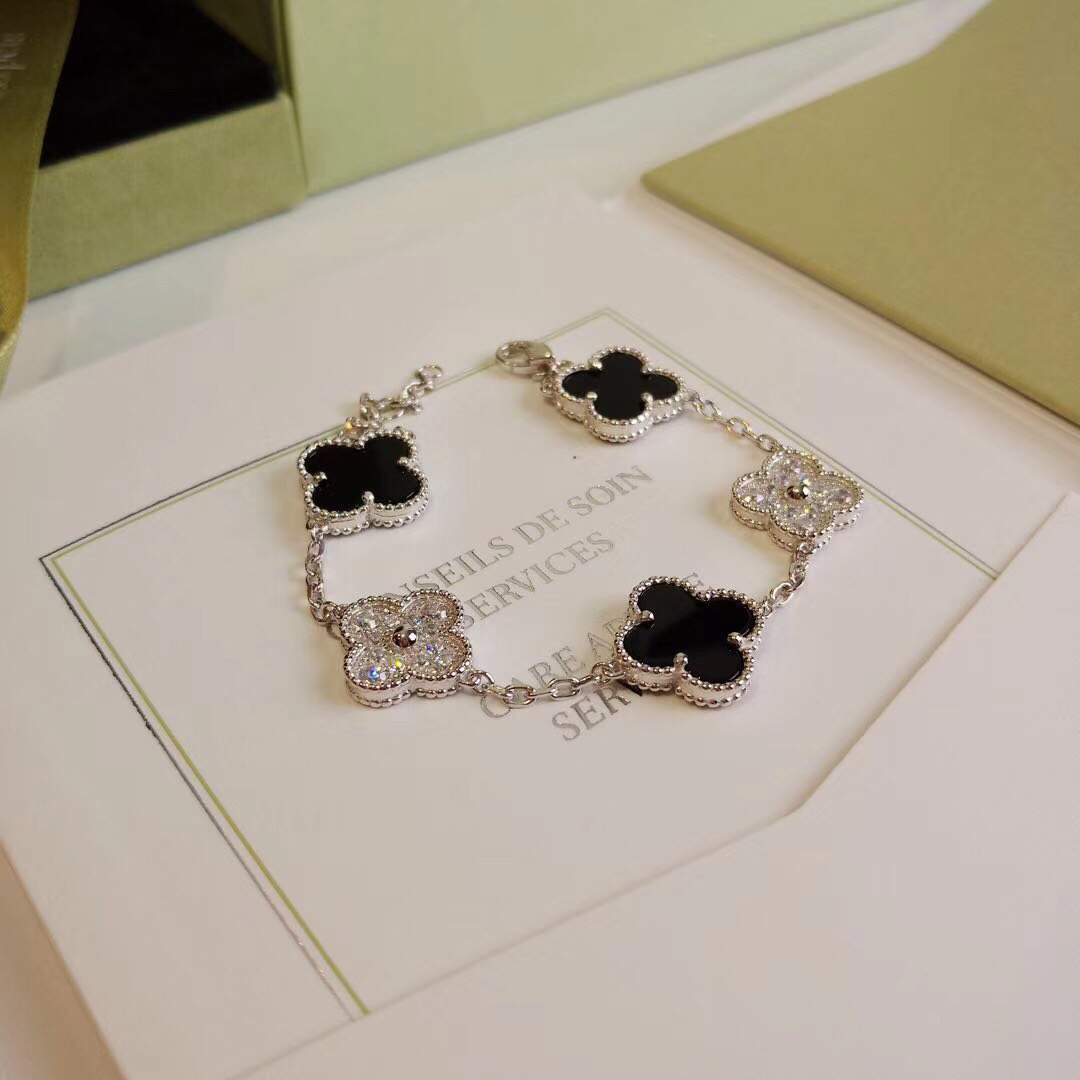Van Cleef Arpels Alhambra bracelet 18K white gold black onyx diamond 18cm
