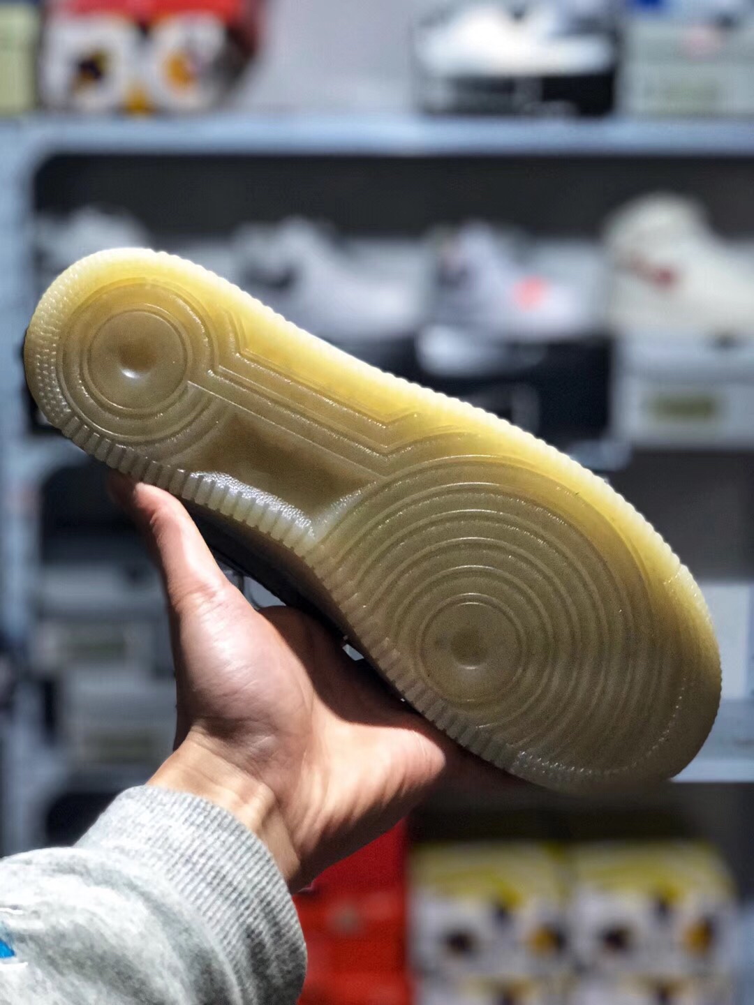 120 放店款 本地取<br />公司级真标半码Nike Air Force 1 07 LV8 空军一“Anthracite” 极光镭射 变色龙  透明大底  看得见的Sole前后气垫 头层变色漆皮 渐变色的骚气无与伦比 尺码:36 36.5 37.5 38 38.5 39 40 40.5 41 42 42.5 43 44 45