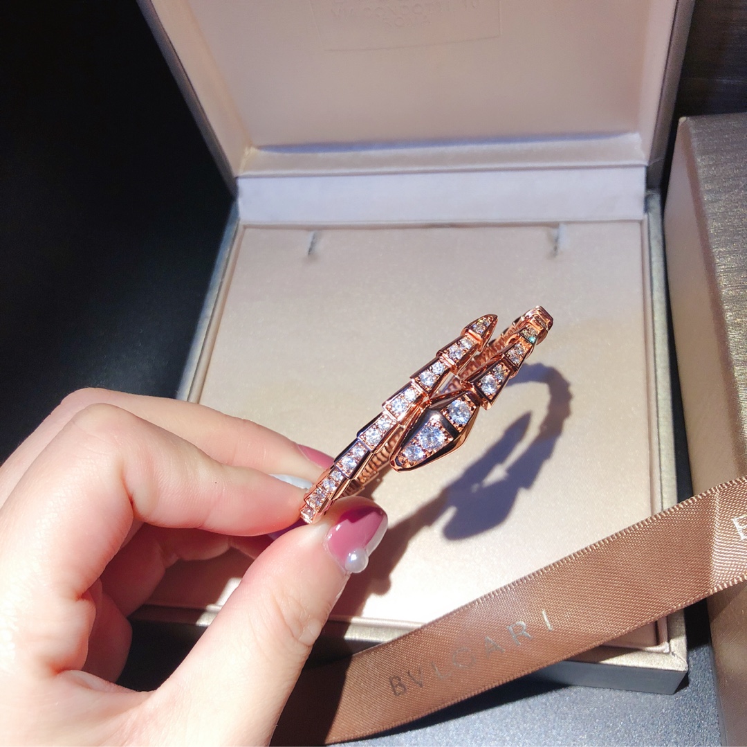 NO:104509,Bulgari full diamond snake head bracelet rose gold, white gold number F8907705, Bulgari bracelet, bvlgari, bracelet19860909宝格丽满钻蛇头手镯玫瑰金色,白金色 编号F8907705,宝格丽手镯,bvlgari,bracelet,Jewelry