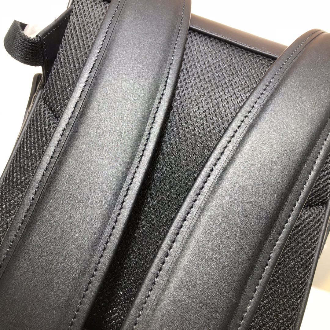 GUCCI古驰双G压印双肩背包450967