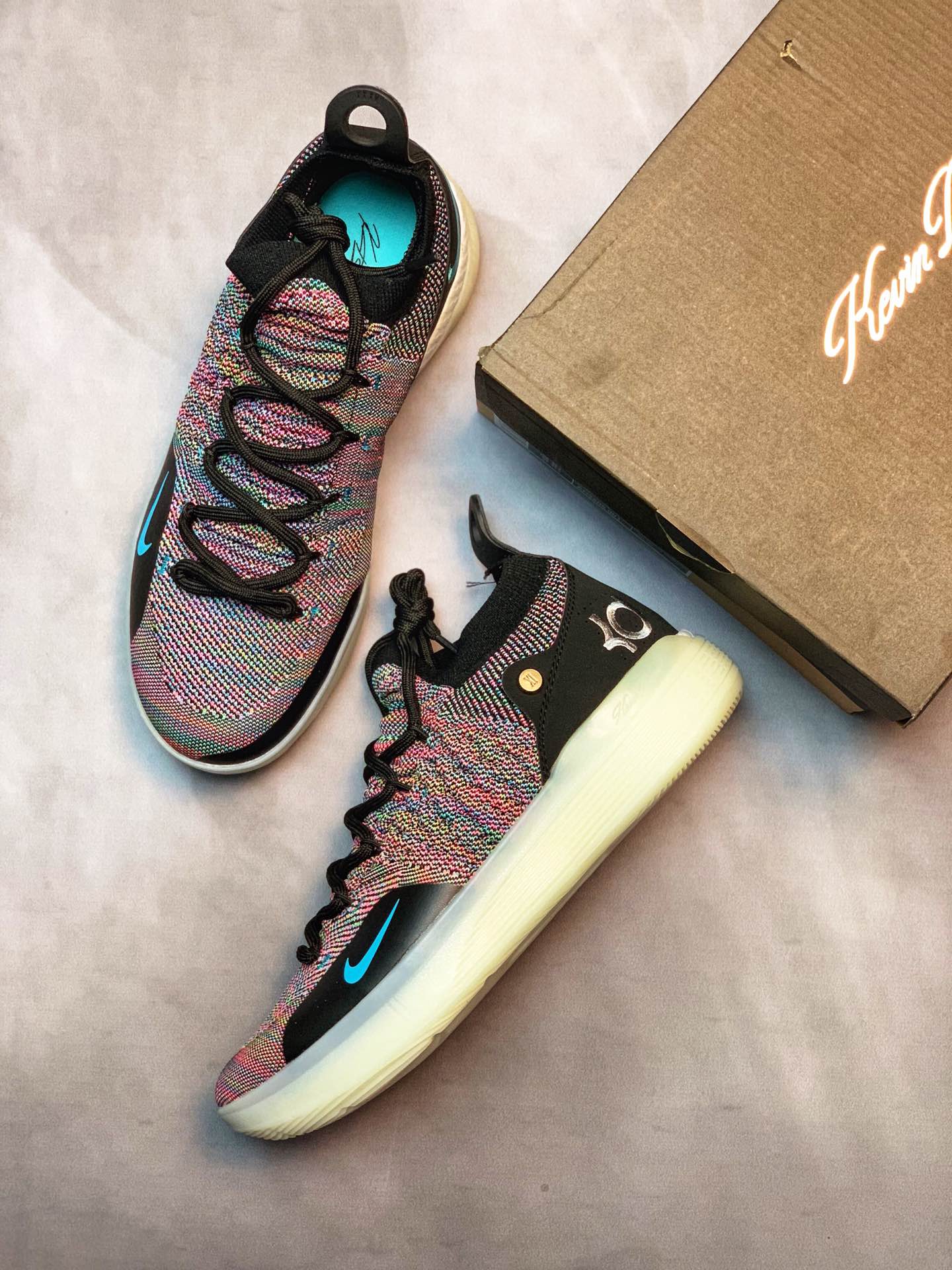 :140<br />杜兰特最新签名鞋 Nike 耐克官方NIKE ZOOM KD11 EP男子篮球鞋 全掌 Zoom 搭配 React 的混合缓震科技 <br />Size：40 40.5 41 42 42.5 43 44 44.5 45 46