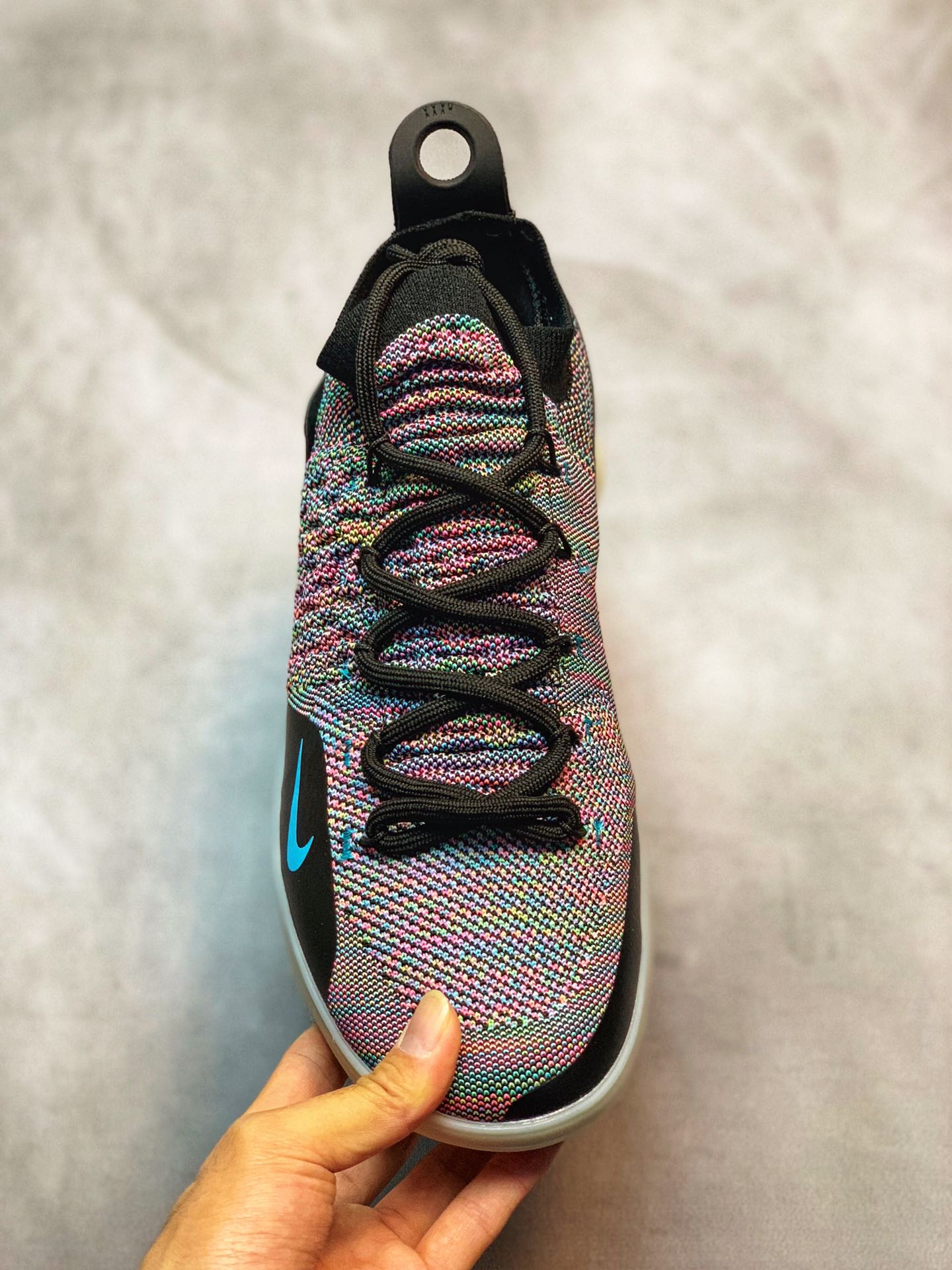 :140<br />杜兰特最新签名鞋 Nike 耐克官方NIKE ZOOM KD11 EP男子篮球鞋 全掌 Zoom 搭配 React 的混合缓震科技 <br />Size：40 40.5 41 42 42.5 43 44 44.5 45 46