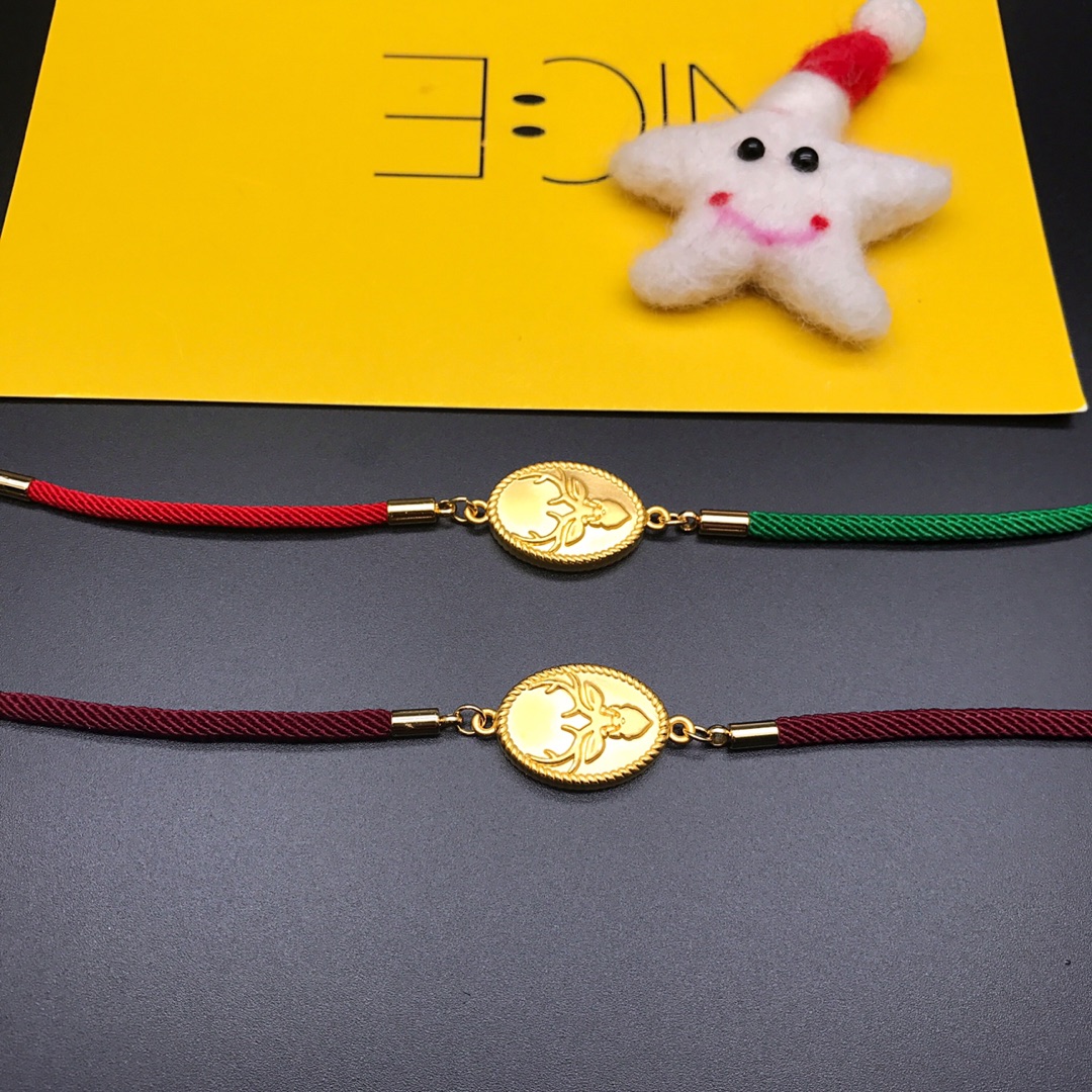 Bvlgari 圣诞新品 爱在“鹿”途 一路有你相伴 爱到深处 满目都是你 我心便安 个性鹿手牌 混色宝格丽红绳
