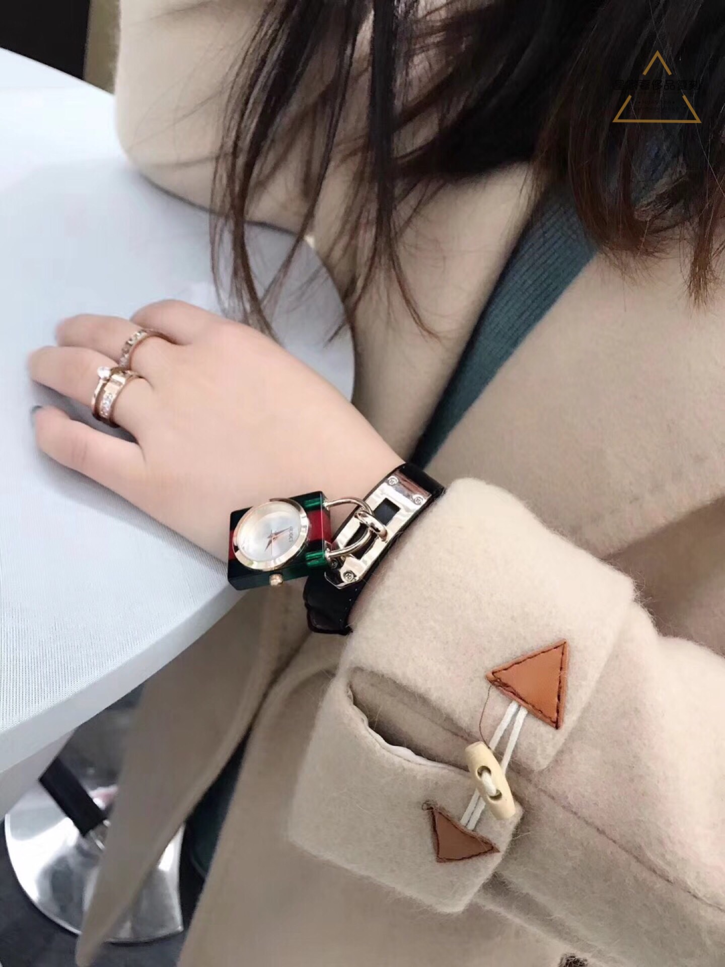 Gucci 古驰手链锁头女款腕表，它不仅仅是手表，更是一款爱不释手的手链