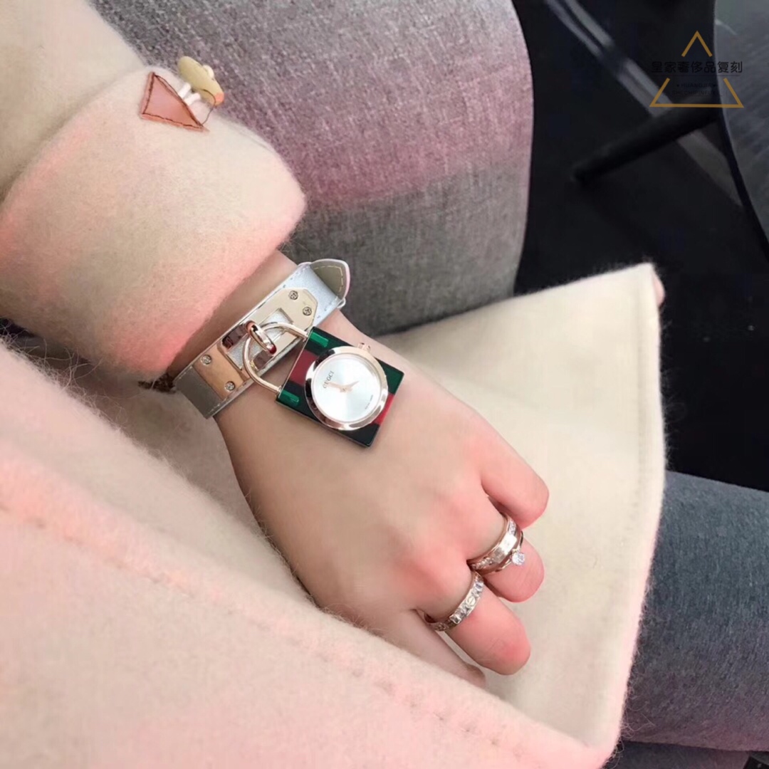 Gucci 古驰手链锁头女款腕表，它不仅仅是手表，更是一款爱不释手的手链