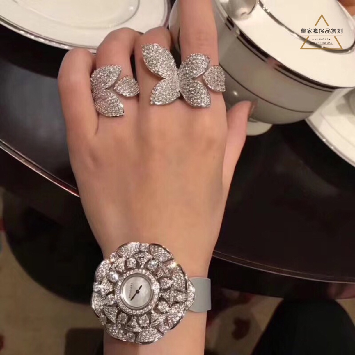 Bvlgari 宝格丽珠宝系列满钻女款腕表