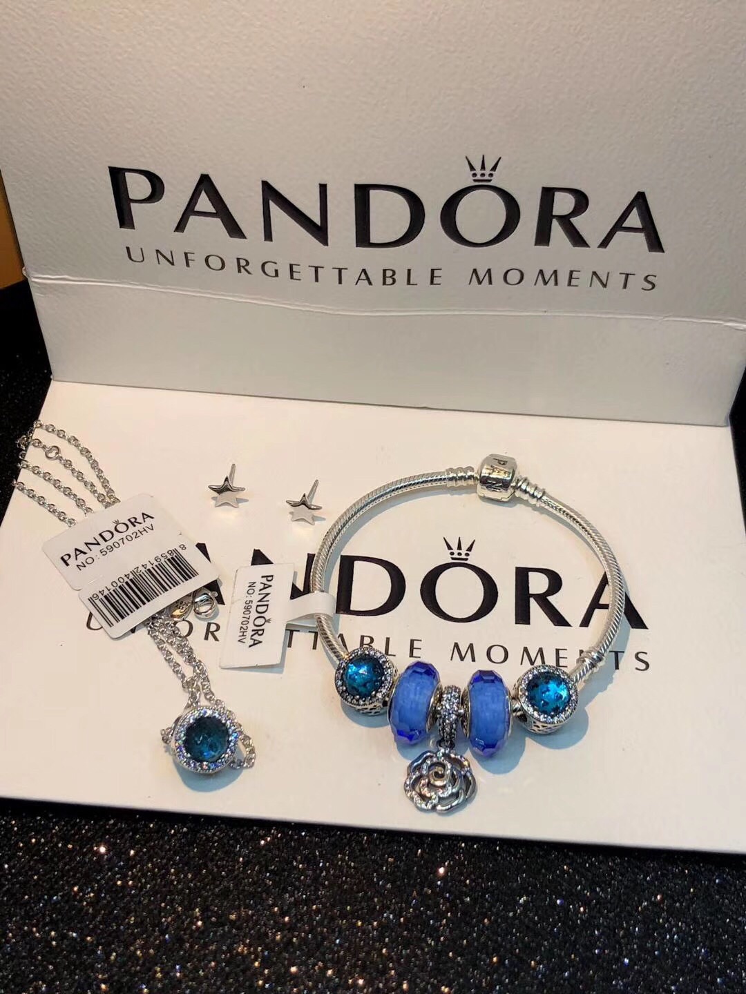 NO:103554,Christmas suits continue to explode. You accompany me in the moon and the wind, I share you with flowers and snow. Any set bracelet necklace with a set of special counter packaging, Pandora finished bracelet, necklace, bracelet19860909圣诞节套装继续爆 你伴我月白风清,我共你花朝雪夕 任意套装 手链项链 配一套专柜包装,潘多拉成品手镯,necklace,bracelet,bracelet,Jewelry