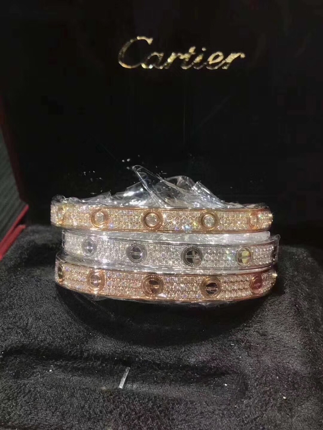 NO:103905,Cartier Star Series Couple Bracelet Narrow Version Full Diamond Wide Version Full Diamond Color Rose Gold Platinum Rich Gold Three-color Optional, Cartier Bracelet, Cartier, Bracelet19860909卡地亚满天星系列情侣手镯 窄版满钻 宽版满钻 颜色玫瑰金 白金 土豪金 三色可选,卡地亚手镯,cartier,bracelet,Jewelry
