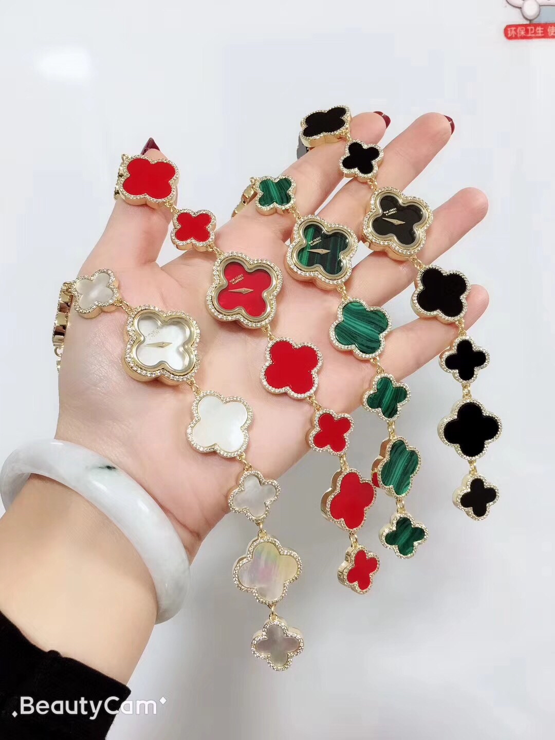 Van Cleef & Arpels Van Cleef & Arpels梵克雅宝 四叶草 标志性的Alhambra®图案于1968年面世