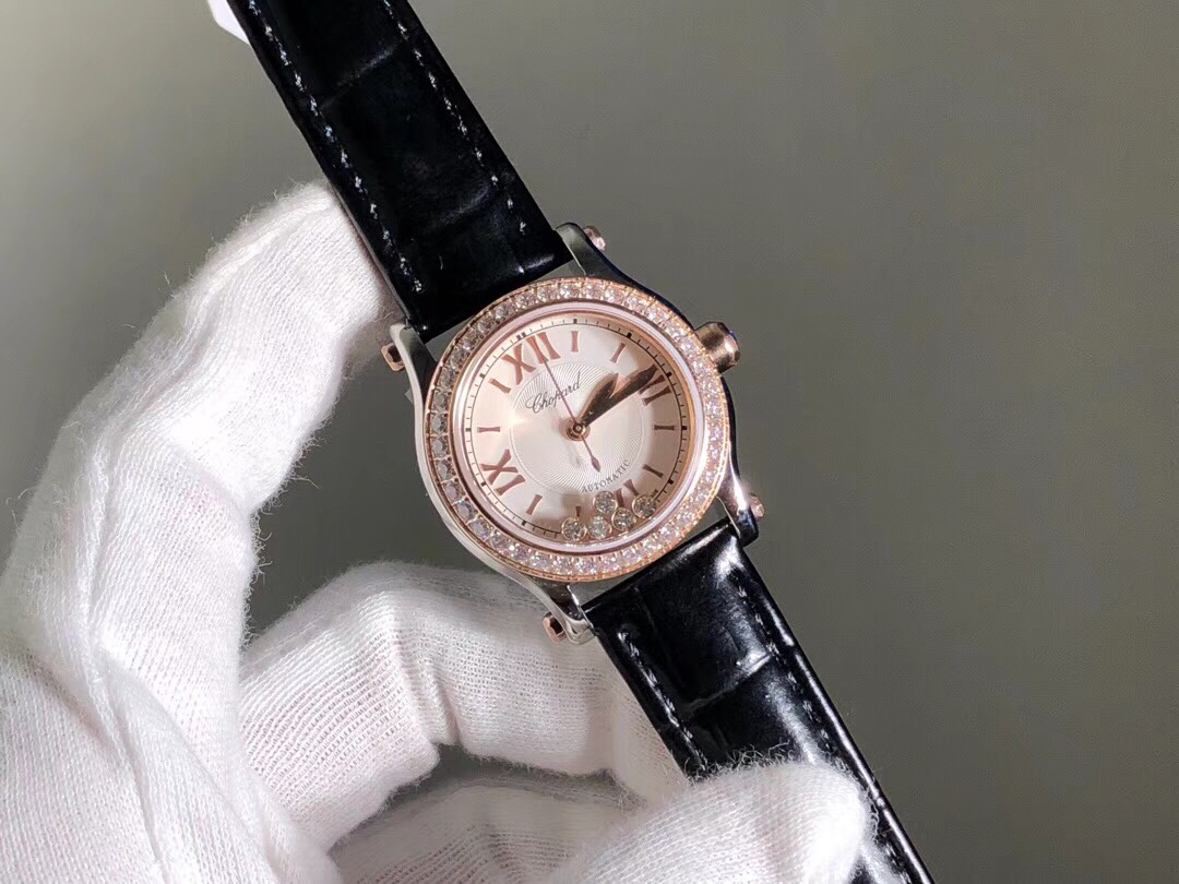 Chopard 萧邦女款，这款30尺寸5颗钻终于有货了，之前要的在联系我下