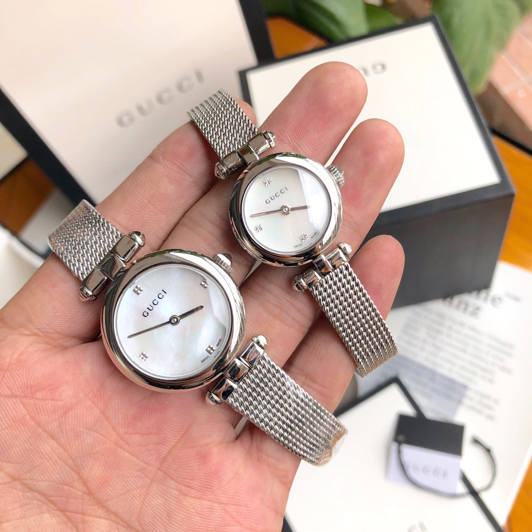 NO:388444,Package: Packaging: 30 hot original Gucci, new favorite of Gucci Basel watch exhibition, brand new design, natural fritillar face, exquisite mesh belt, original Swiss quartz, large 27mm small ~ 23mm watch diameter, fidelity.,,gucci,gucci19860909批:包装:30 爆款original Gucci,古驰巴塞尔钟表展新宠,全新设计,天然贝母面,网带精致,原装瑞士石英,大号27mm小号～23mm表径,保真.,,gucci,gucci,Watch
