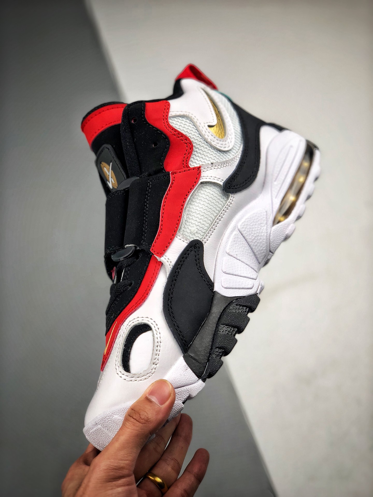 280原装平台版本 淘行者Nike Sportswear Air Max Speed Turf 加速实验系列复古气垫篮球鞋最美白红货号525225-011