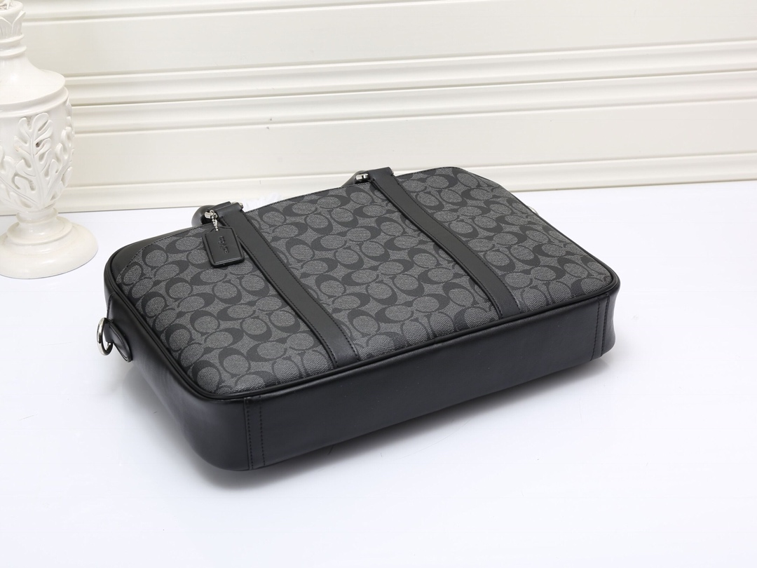 Coach 蔻驰coach F71794 黑色coach代购品质PVC配牛皮黑色男士休闲商务公文包 可单肩斜跨手提包 手工 男神 款 可以收纳一台笔记本电脑 容量超大 YYK拉链 尺寸 40/30/8黑色