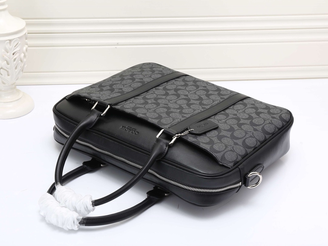 Coach 蔻驰coach F71794 黑色coach代购品质PVC配牛皮黑色男士休闲商务公文包 可单肩斜跨手提包 手工 男神 款 可以收纳一台笔记本电脑 容量超大 YYK拉链 尺寸 40/30/8黑色